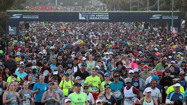 Crowd of runners at the Los Angeles Marathon